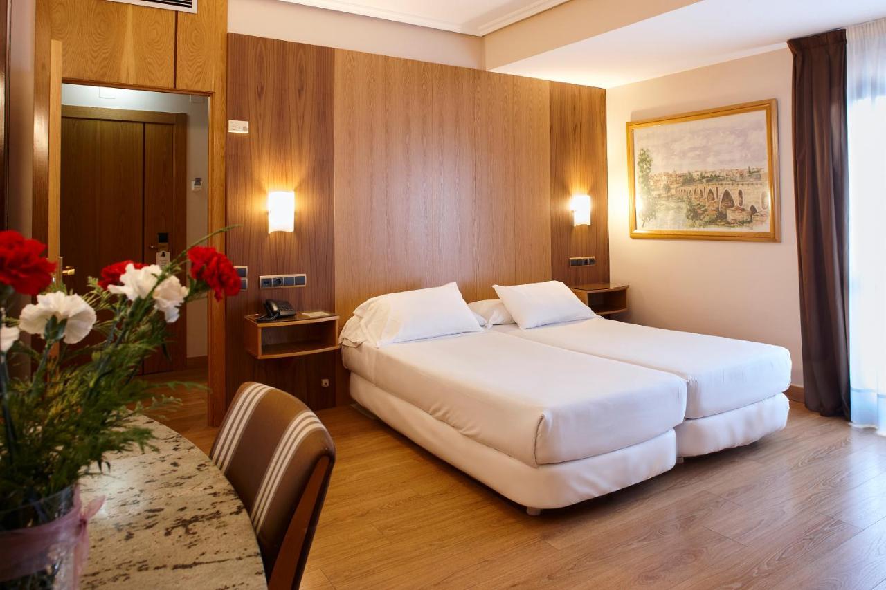 Zenit Dos Infantas Hotel Zamora Bagian luar foto